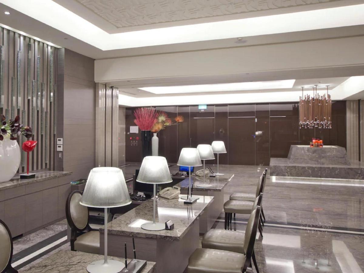 Check Inn Select Taichung Dadun Extérieur photo