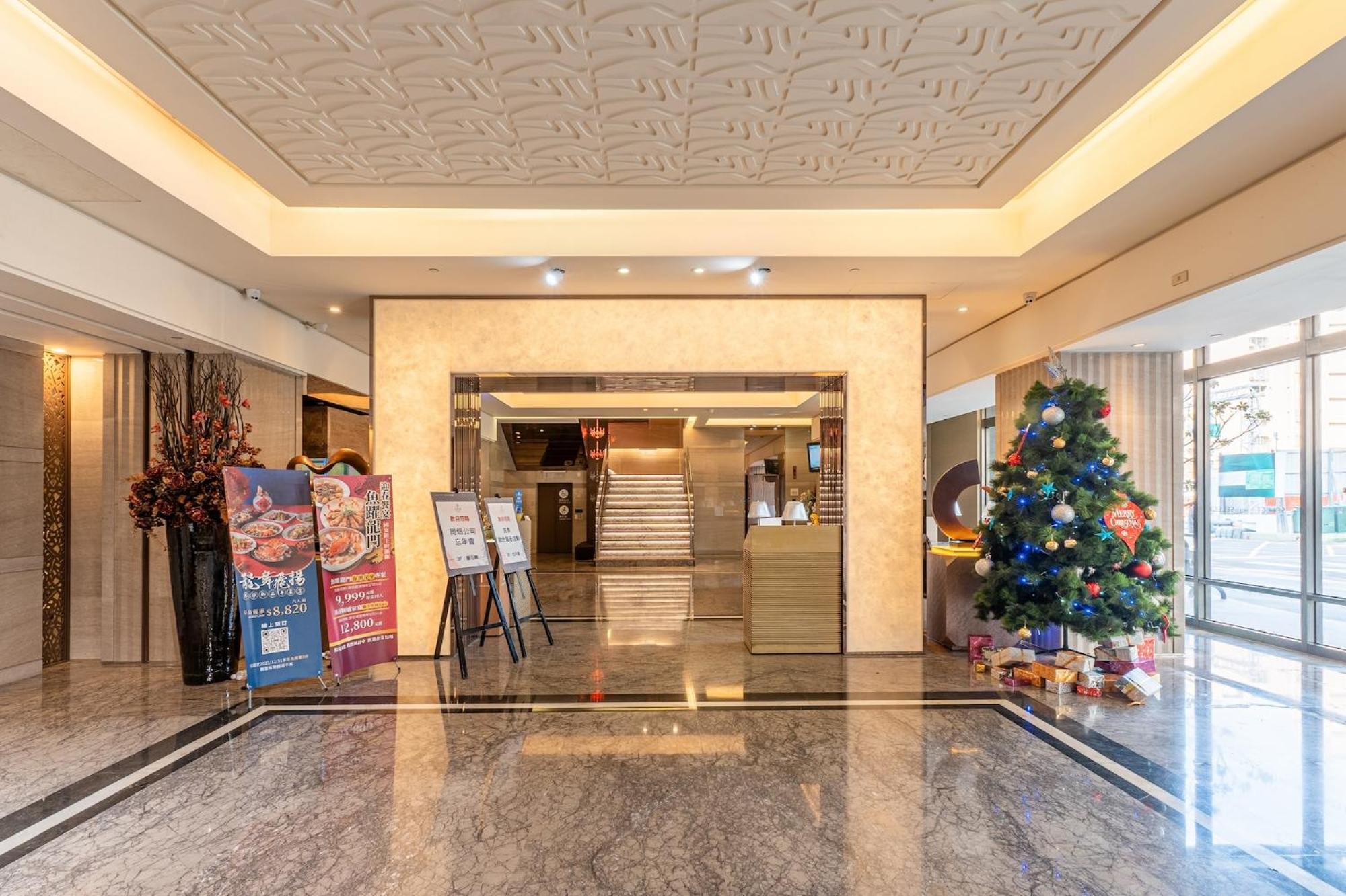 Check Inn Select Taichung Dadun Extérieur photo