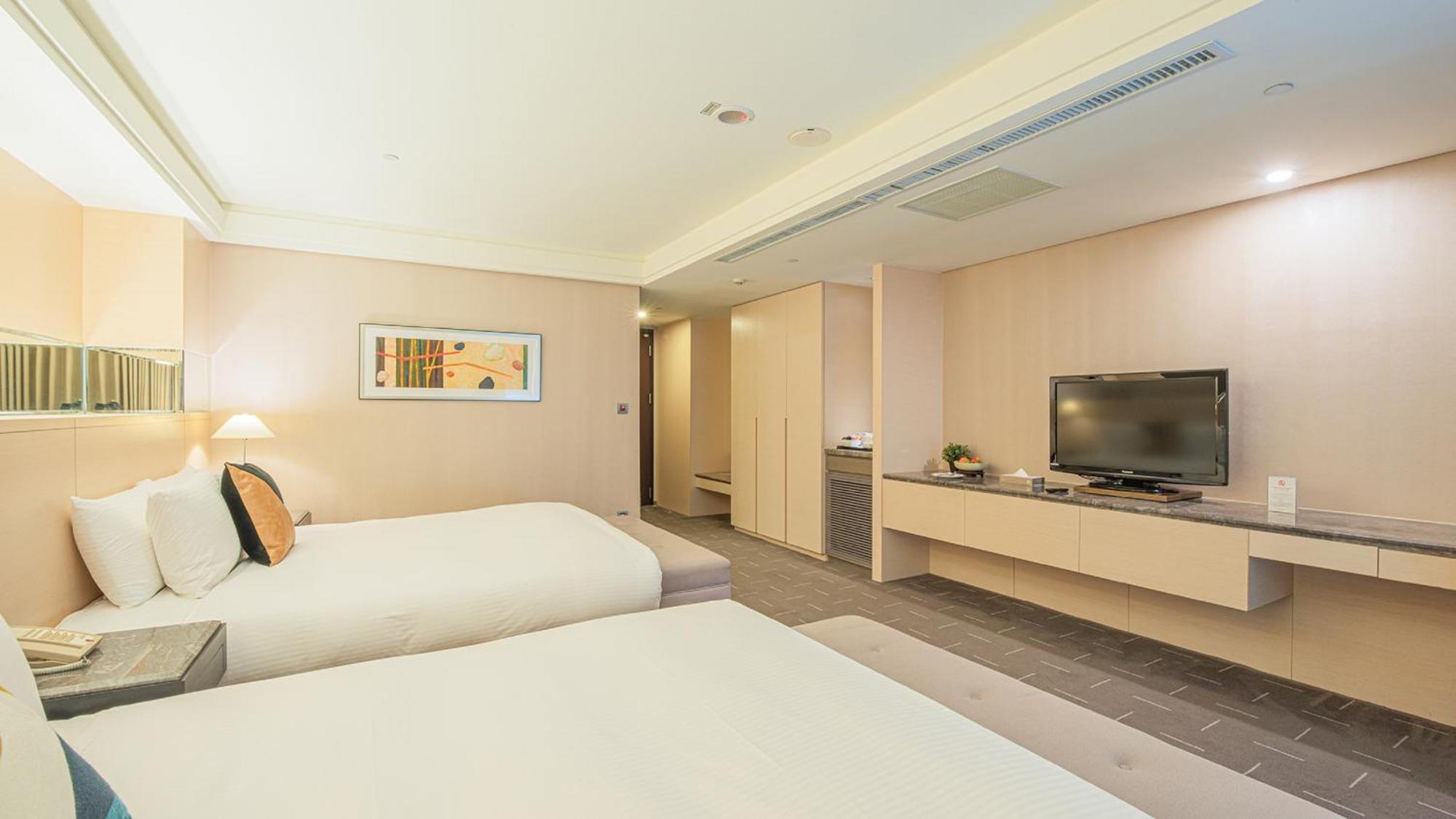 Check Inn Select Taichung Dadun Extérieur photo