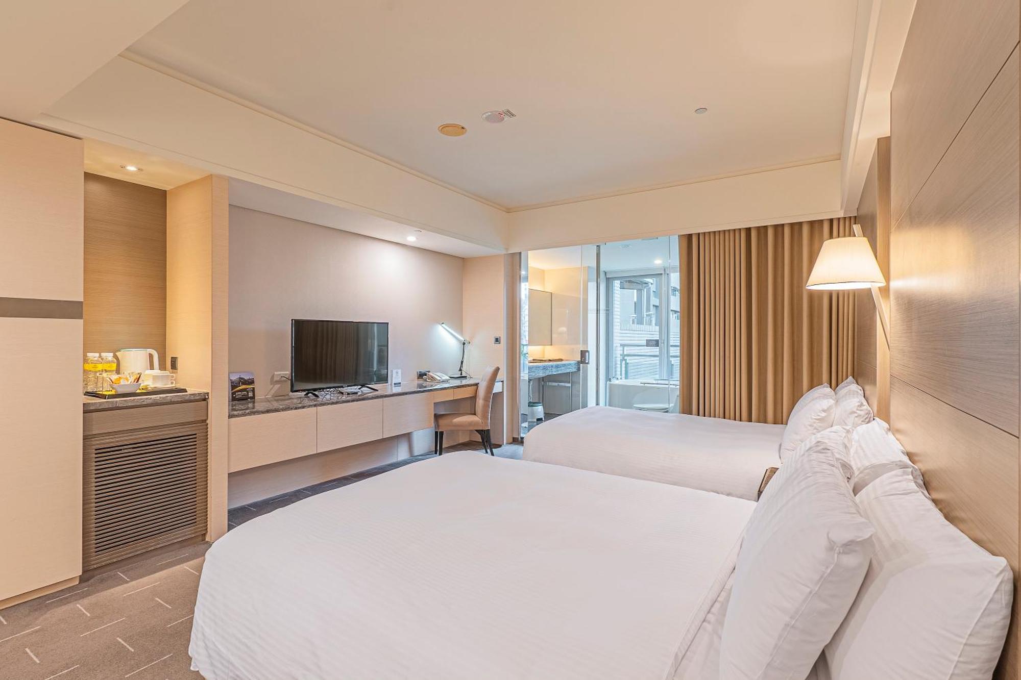 Check Inn Select Taichung Dadun Extérieur photo