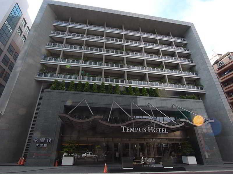 Check Inn Select Taichung Dadun Extérieur photo